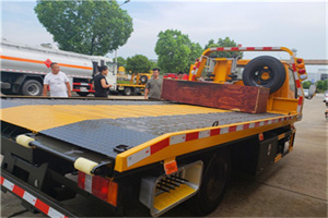 前进区附近拖车电话号码服务